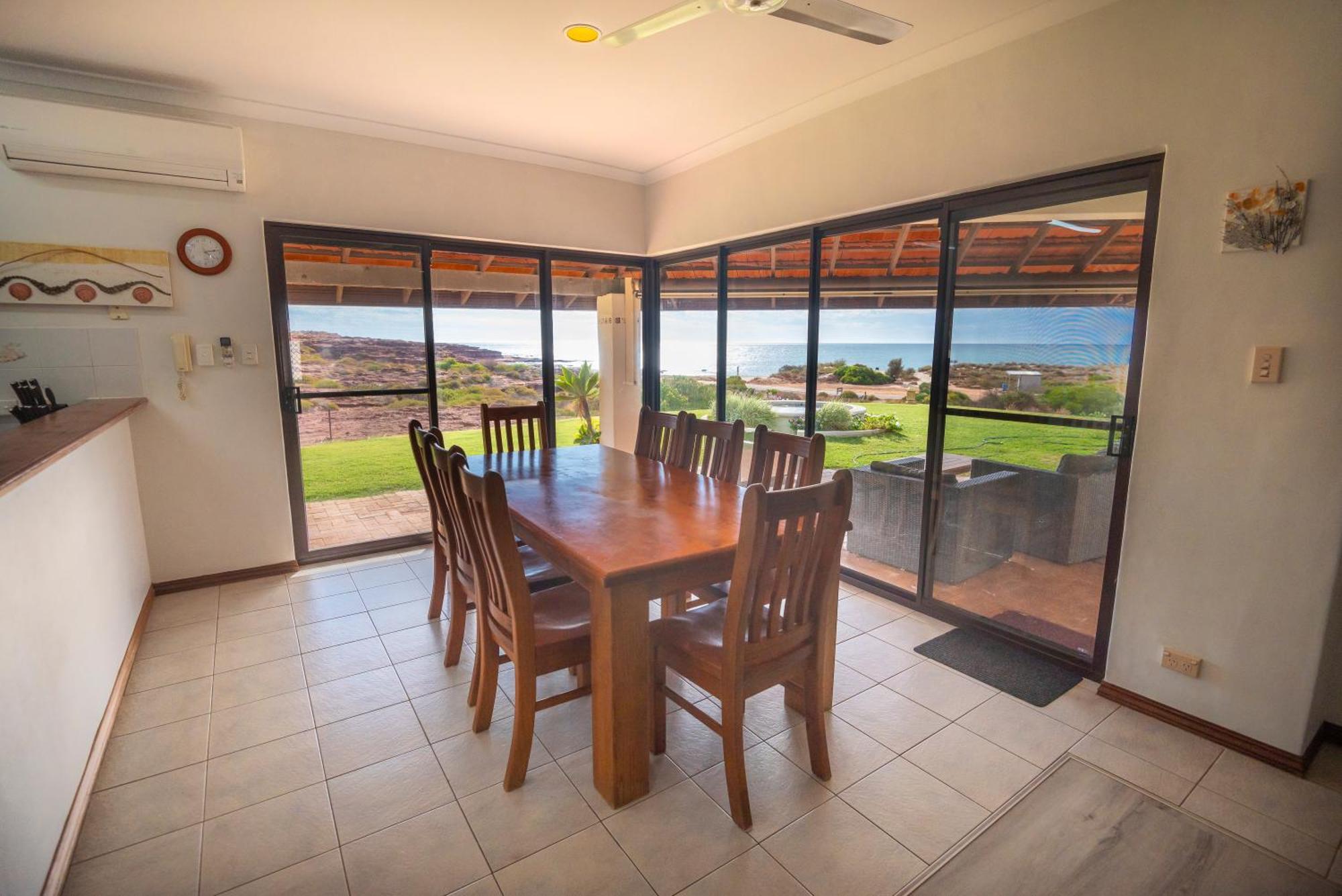 Отель Kalbarri Red Bluff Tourist Park Экстерьер фото