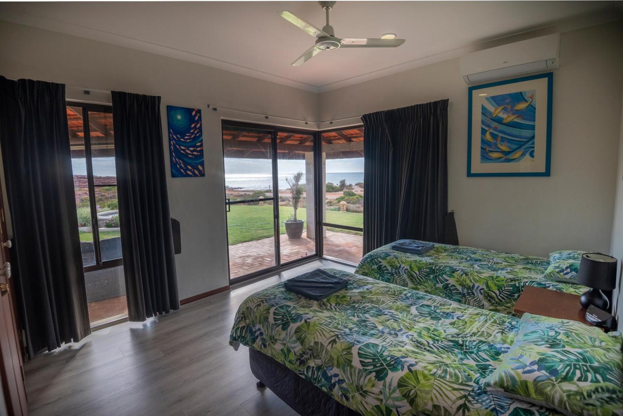Отель Kalbarri Red Bluff Tourist Park Экстерьер фото