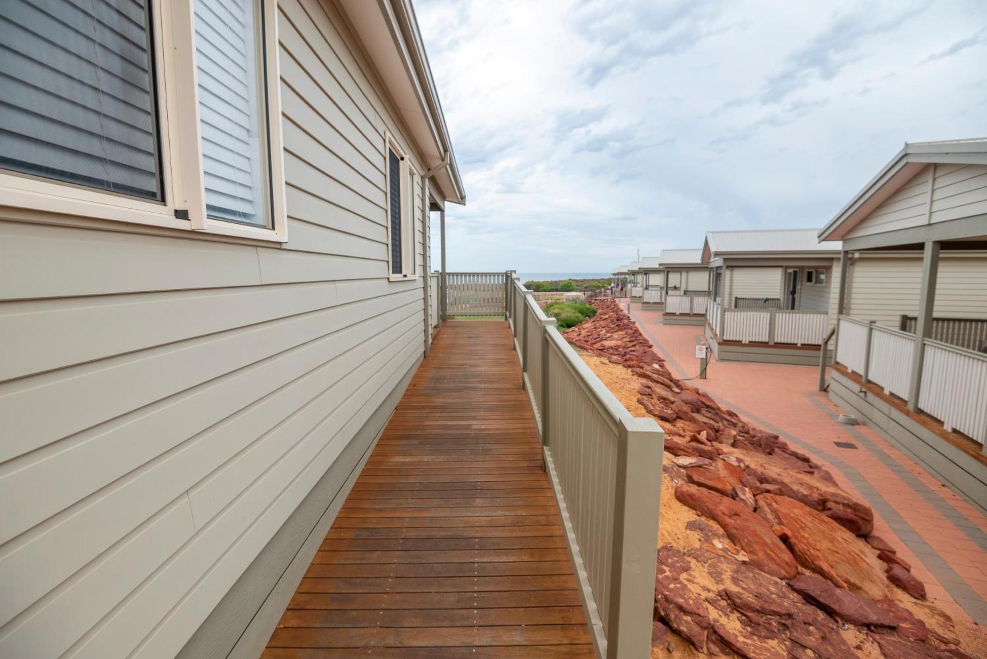 Отель Kalbarri Red Bluff Tourist Park Экстерьер фото