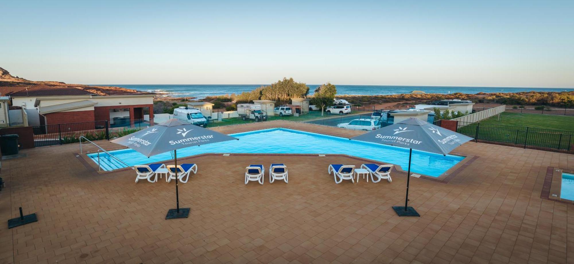 Отель Kalbarri Red Bluff Tourist Park Экстерьер фото